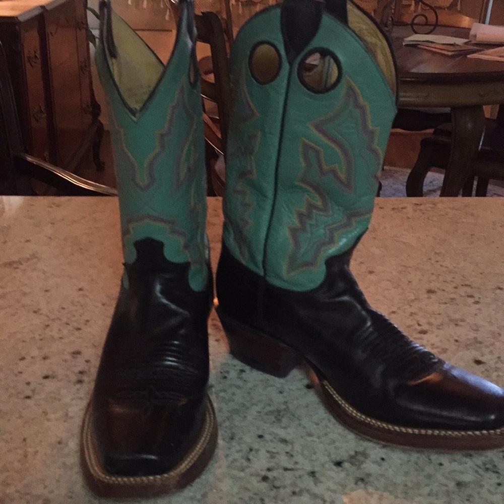 Justin cowboy boots, 7 1/2 great condition